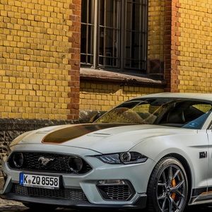 Meet your Posher, Byrl